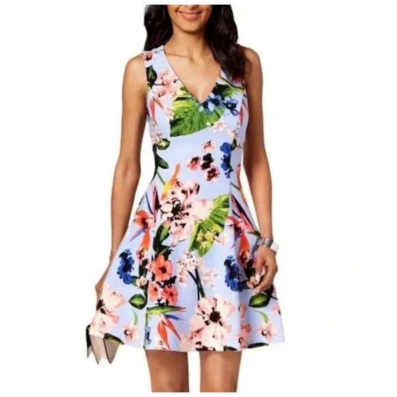 Vince Camuto Women V-Neck Skater Floral Dress Size 8 - Picture 1 of 13